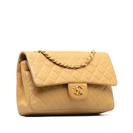 Chanel-Sac à bandoulière à rabat doublé en cuir d'agneau classique moyen Chanel beige-Camel