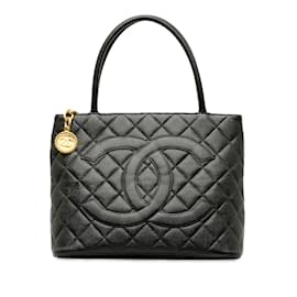 Chanel-Schwarze Chanel Caviar Medaillon-Tasche-Schwarz