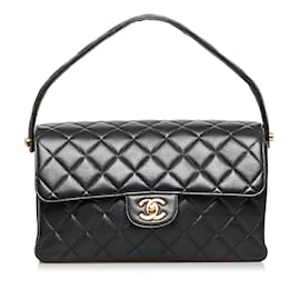 Chanel-Black Chanel Classic Lambskin lined Sided Flap Handbag-Black