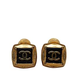 Chanel-Clipe Chanel CC quadrado dourado em brincos-Dourado