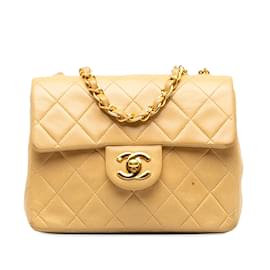 Chanel-Sac à bandoulière à rabat simple en cuir d'agneau classique mini carré jaune Chanel-Jaune