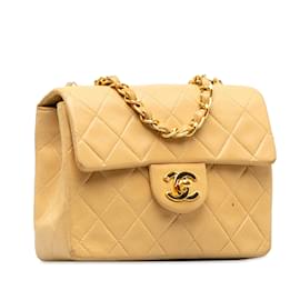 Chanel-Bolso bandolera Chanel Mini cuadrado clásico de piel de cordero con solapa única amarillo-Amarillo