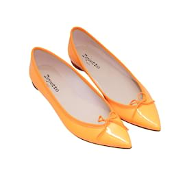 Repetto-Marigold Repetto Patent Pointed-Toe Flats Size 41-Golden
