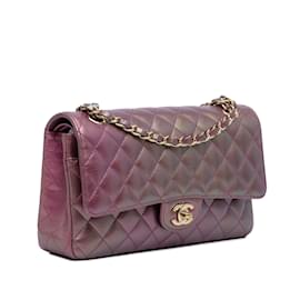 Chanel-Sac à bandoulière à rabat doublé en cuir d'agneau irisé classique moyen Chanel violet-Violet