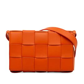 Bottega Veneta-Orange Bottega Veneta Medium Intrecciato Cassette Crossbody Bag-Arancione