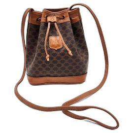 Céline Borsa a tracolla con coulisse a secchiello Celine Nano Sac Seau Marrone
