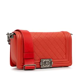 Chanel-Bolso mediano con solapa y correa Galuchat Boy Chanel rojo de piel de cordero-Roja