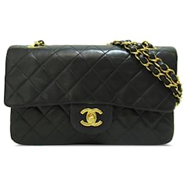 Chanel-Petit rabat doublé en cuir d'agneau classique noir Chanel-Noir