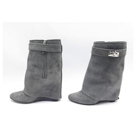 Givenchy-SCHUHE STIEFELETTEN GIVENCHY SHARK LOCK BE08906040 Gris 35 Stiefeletten-Grau