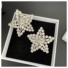Alessandra Rich-Orecchini a clip a forma di stella impreziositi da cristalli color platino di Alessandra Rich-Argento