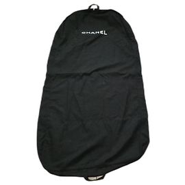 capa de roupa de viagem em lona chanel Preto