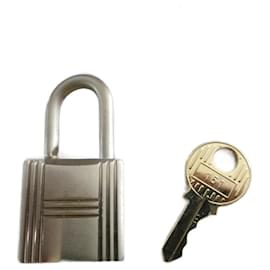 Hermès-golden hermès padlock for kelly bag, Birkin, etc... with a key-Gold hardware
