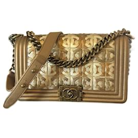 Chanel-CHANEL LIMITED EDITION 15C Paris Dubai Mittlere Jungentasche Metallic Gold-Golden,Bronze,Gold hardware