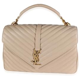 Saint Laurent-Bolso universitario grande Matelasse de piel de oveja acolchada en beige oscuro de Saint Laurent-Beige