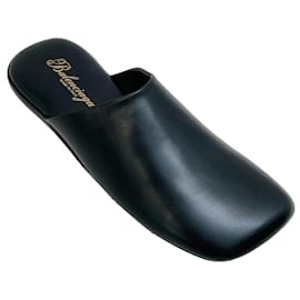 Balenciaga-Balenciaga Zapatillas Sagradas De Cuero Negro-Negro