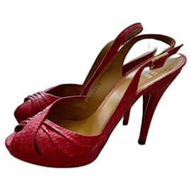 Stuart Weitzman-Sandalias fucsia de serpiente con tacones de aguja y plataforma.-Fucsia