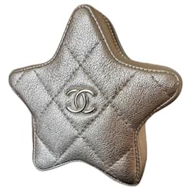Chanel-Regalo VIP de Chanel - monedero con forma de estrella.-Plata