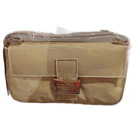 Fendi-Leinwand Baguette Tasche-Beige