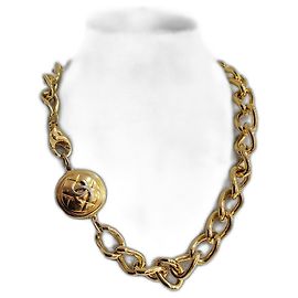 Collier Chanel doré en métal Doré