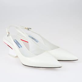 Prada-Zapatos de tacón con tira trasera en punta blanca de Prada-Blanco