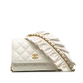 Chanel-Carteira Chanel Romance de pele de cordeiro branca em bolsa crossbody com corrente-Branco