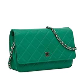 Chanel-Portefeuille en cuir d'agneau classique Chanel vert sur sac à bandoulière chaîne-Vert