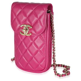 Chanel-Suporte para telefone Chanel rosa acolchoado em pele de cordeiro CC com corrente-Rosa