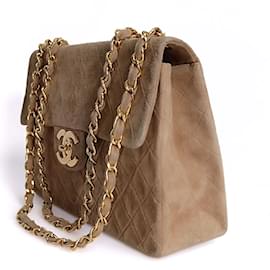 Chanel-Chanel Chanel Big Matelassè Klassische Tasche mit einer Klappe aus beigem Wildleder-Beige