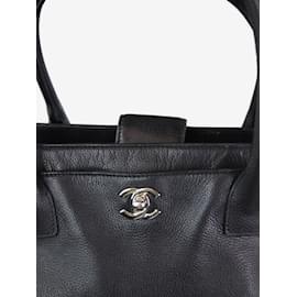 Chanel-Schwarze Farbe 2008 Einkaufstasche mit CC-Schloss-Schwarz