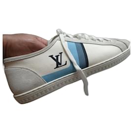 Louis Vuitton-Louis Vuitton sneakers size 7.5 ITALIAN, 42.5 EUROPE, with box.-White