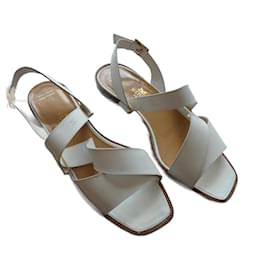 Hermès-Hermès sandal new 37.5 box-White