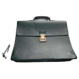 Louis Vuitton-Louis Vuitton leather Taiga green bag with keys-Light green