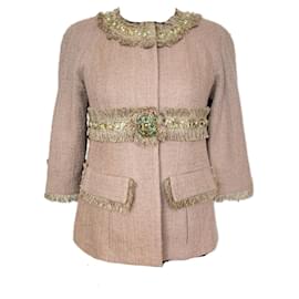 Chanel-Jaqueta de Tweed Bege com Apliques de Joias por 9 mil dólares.-Bege