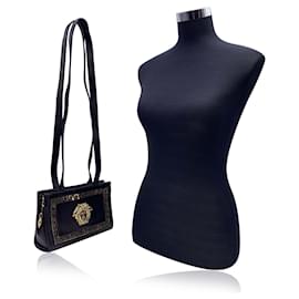 Gianni Versace-Couture Vintage Medusa Umhängetasche aus schwarzem Leder-Schwarz