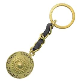 Chanel-VINTAGE CHANEL KEY RING 1994 COCONUT MEDALLION INTERLACED CHAIN LEATHER KEY RING-Golden