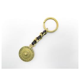 Chanel-VINTAGE PORTE CLES CHANEL 1994 MEDAILLON COCO CHAINE ENTRELACEE CUIR KEY RING-Doré