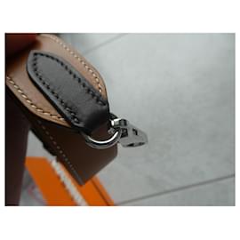 Hermès-New Hermès shoulder strap for Hermès Kelly handbag in Barénia calf leather.-Brown