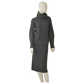 Autre Marque Notshy Set aus Grauem Wolle Kaschmir Strickpullover und Midi Rock S Grau