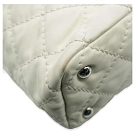 Chanel-Chanel White Quilted Calfskin Ultimate Stitch Hobo-White