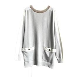 Chanel-Camisola de Caxemira com botões CC de Paris / Seul-Bege