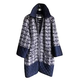 Chanel-Nuevo abrigo de tweed con botones de CC de Nueva París / Salzburgo.-Gris antracita