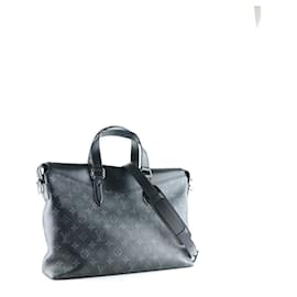 Louis Vuitton-LOUIS VUITTON Explorateur de sacs-Noir