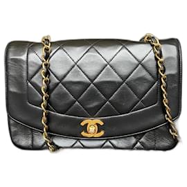 Chanel-Petit sac à bandoulière Diana-Noir