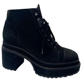 Botins Cult Gaia em camurça preta Preto