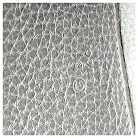 Gucci-Monedero tipo cartera con cremallera continental de cuero en tono plateado-Plata
