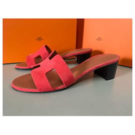 Hermès-Sandálias Hermes Oasis com salto de 5 cm em Rouge Écarlate.-Vermelho