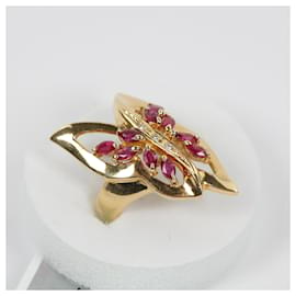 Autre Marque-18 Karat Goldring mit Rubinen und Diamanten-Golden