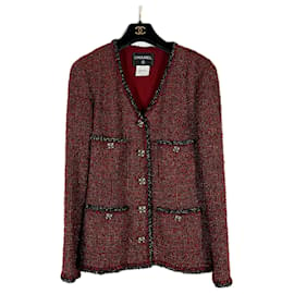 Chanel-Chaqueta de tweed Lesage con botones de joya por 9,000 dólares.-Burdeos