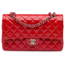 Chanel-Chanel Red Medium Classic Flap doublé de brevet-Rouge