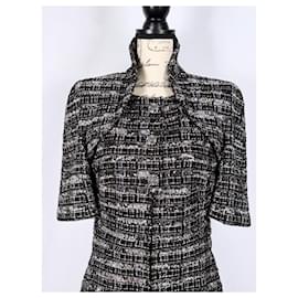 Chanel-14 mil dólares. Novo casaco de tweed com fita preta.-Preto